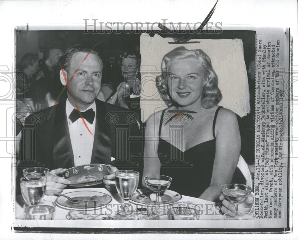 1957, Barbara Sears Rockefeller Bal Blanco - RRV88193 - Historic Images