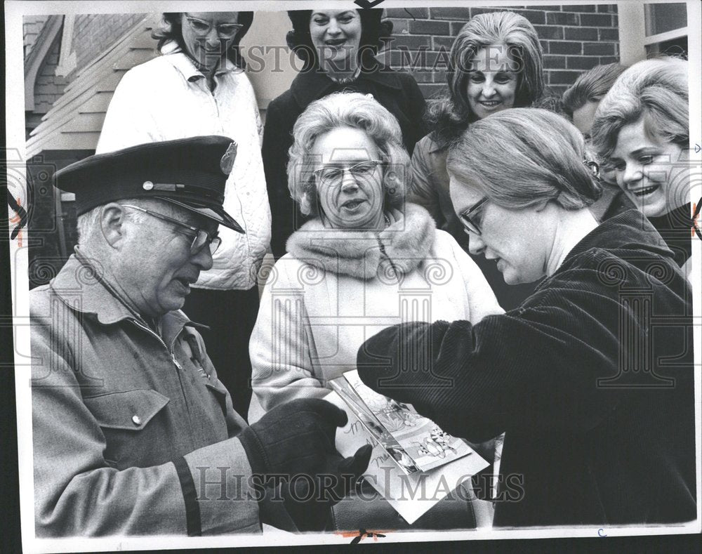 1972 Mailman Ephram Brown retires-Historic Images