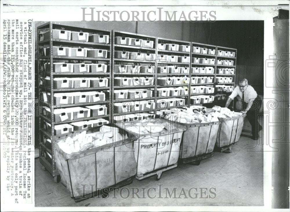 1970, Post Office Flood of Mail Post-Strike - RRV88537 - Historic Images