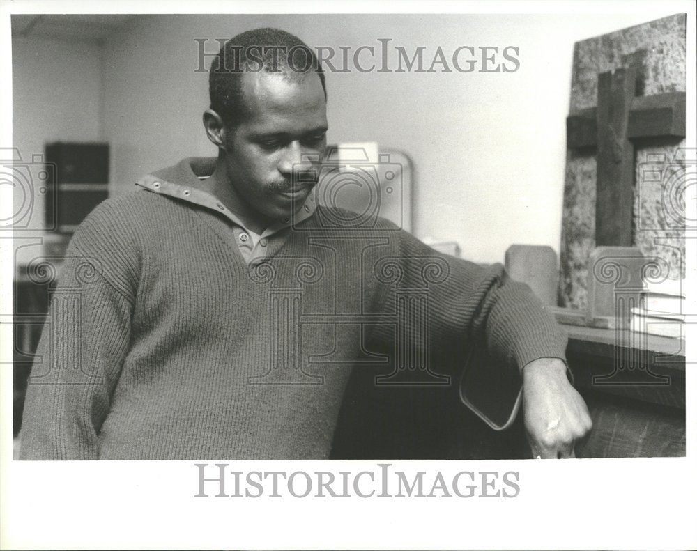 1990, Sylvester Johnson Homeless Army - RRV88555 - Historic Images