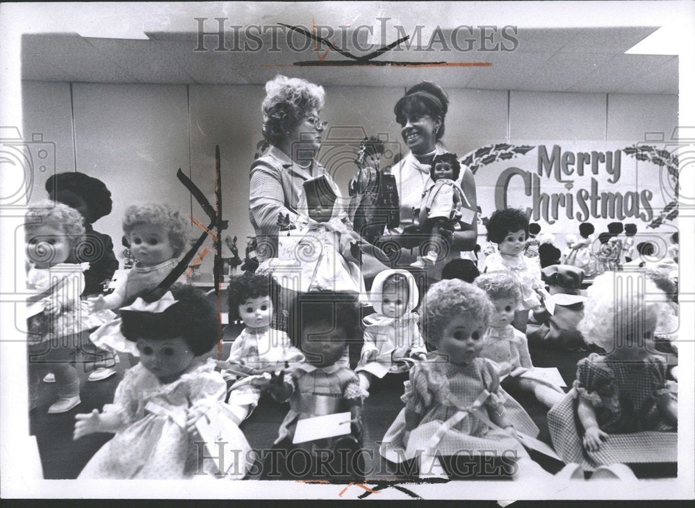 1970, Christmas Dolls - RRV88589 - Historic Images