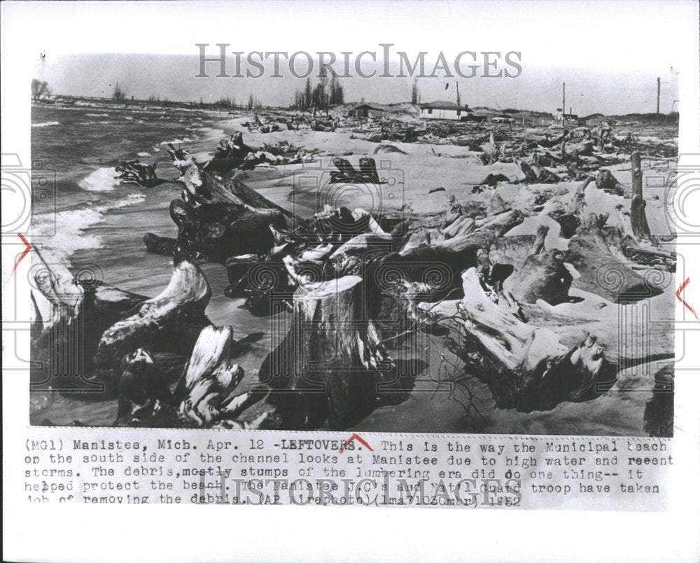 1952 Municipal Beach Manistee MI-Historic Images