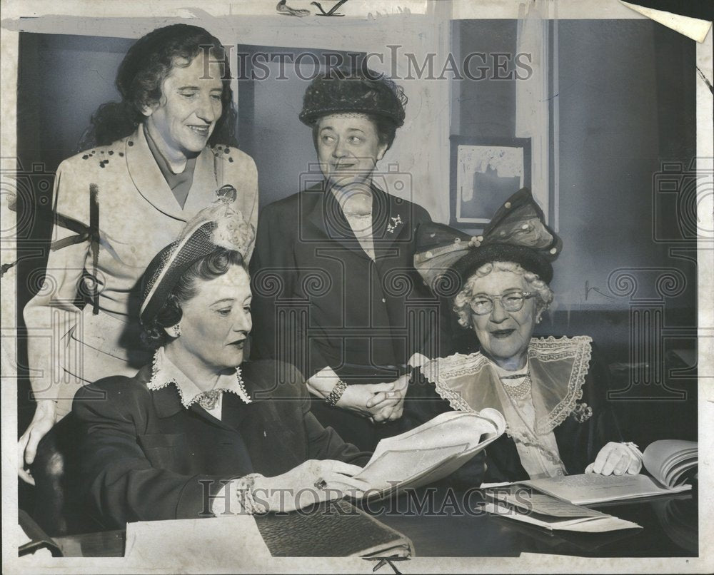 1951, Mrs Grace Mrs Osborne Mrs. Becker - RRV89149 - Historic Images