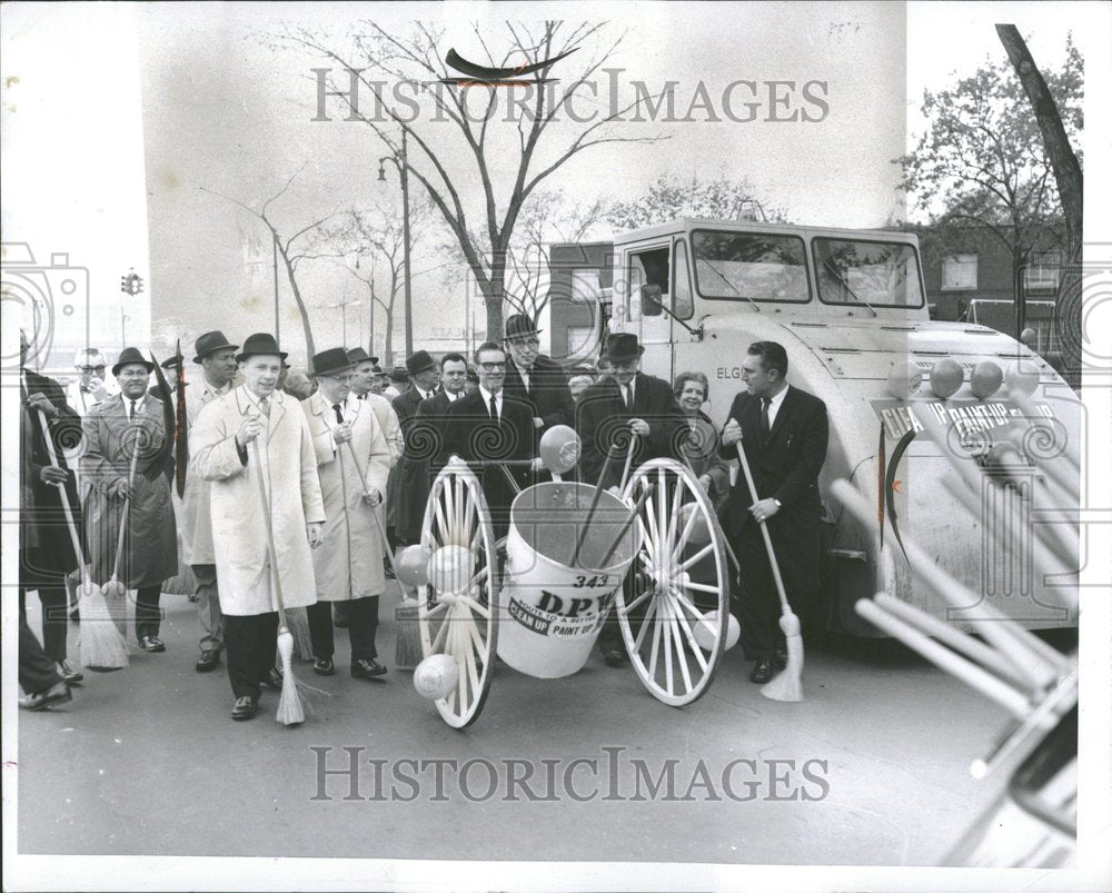 1974 Press Photo Rd Frey Philip Van Slantwise Clean - Historic Images