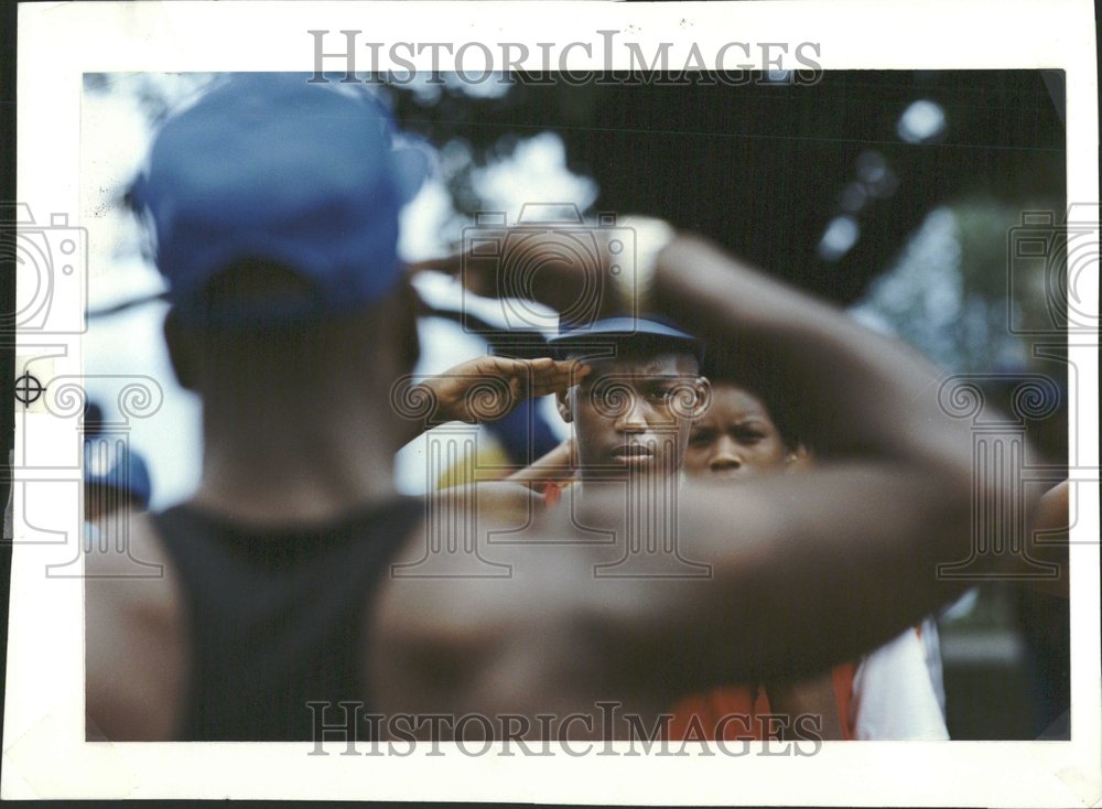 1990, Deangelo Stinson Salutes Oscar Brown - RRV89207 - Historic Images