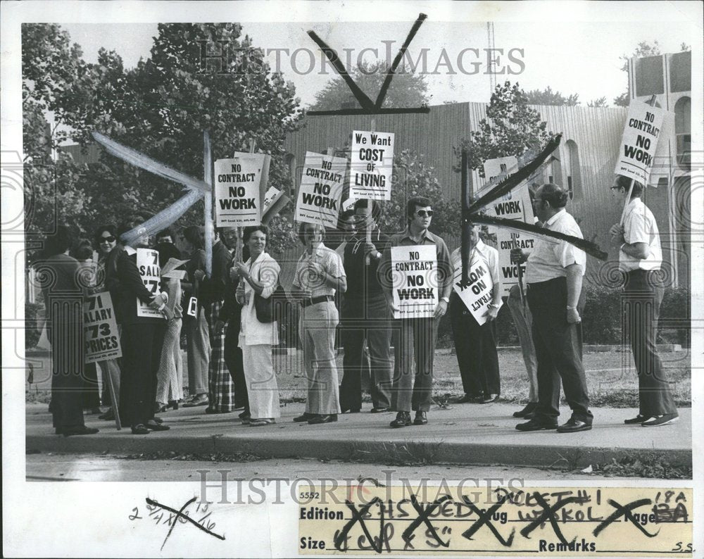 1973, Teachers Strike Picket Fairhart Jr. - RRV89261 - Historic Images