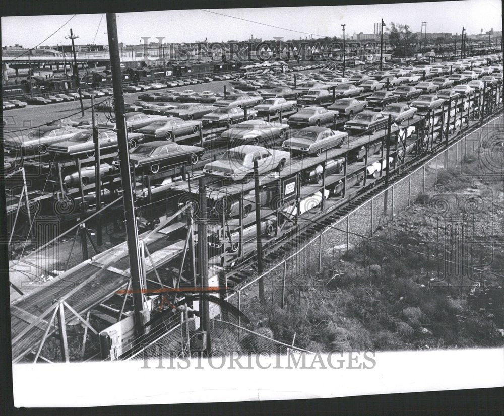 1971 Mt Eliot Railroad Strike - Historic Images