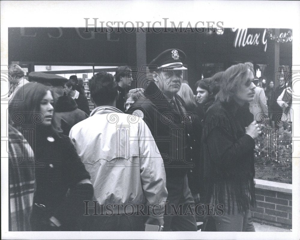 1969, Police arrested demonstrates Riots - RRV89357 - Historic Images