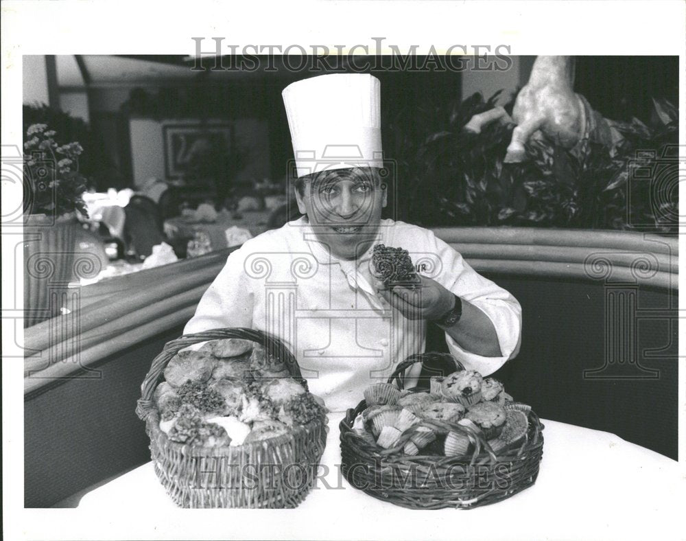 1990, Pastry Chef Gillies Step Step Sticky - RRV89509 - Historic Images