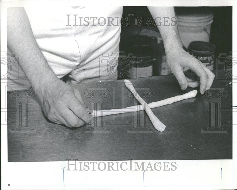 1973, Geonczy demonstrates Hungarian dough - RRV89549 - Historic Images