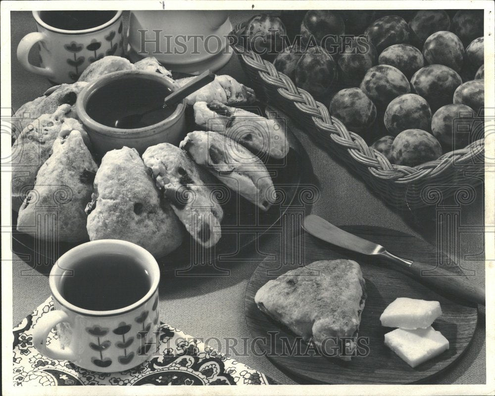 1986, Butter Scones Kitchen Warm Good Lot - RRV89601 - Historic Images