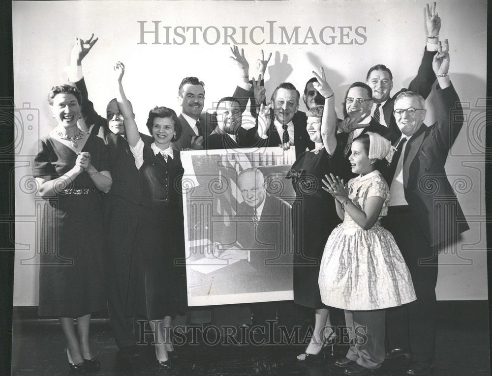 1957 Grop Citizens Ike Eisenhower Cheering - Historic Images