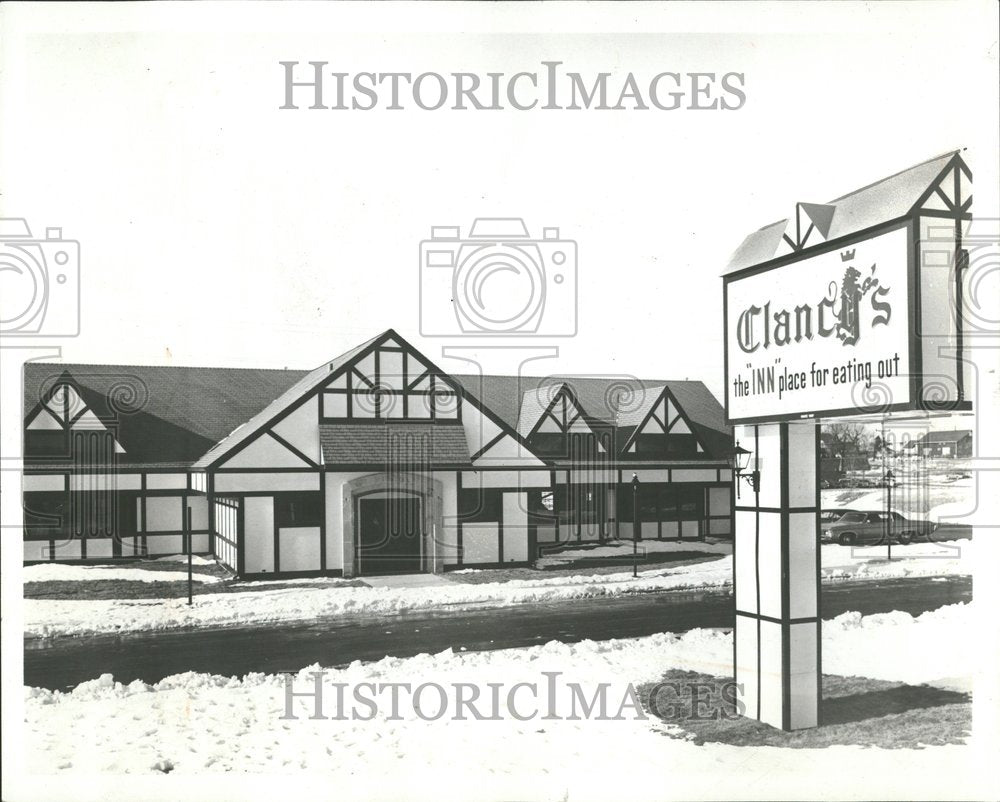 1971, Exterior view of Clancy&#39;s restaurant - RRV89843 - Historic Images