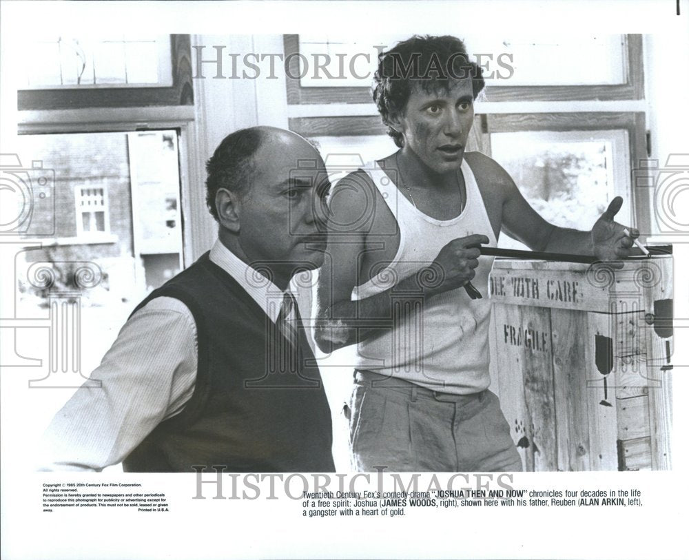 Press Photo Alan Arkin James Woods Joshua Chronicle - RRV89963 - Historic Images