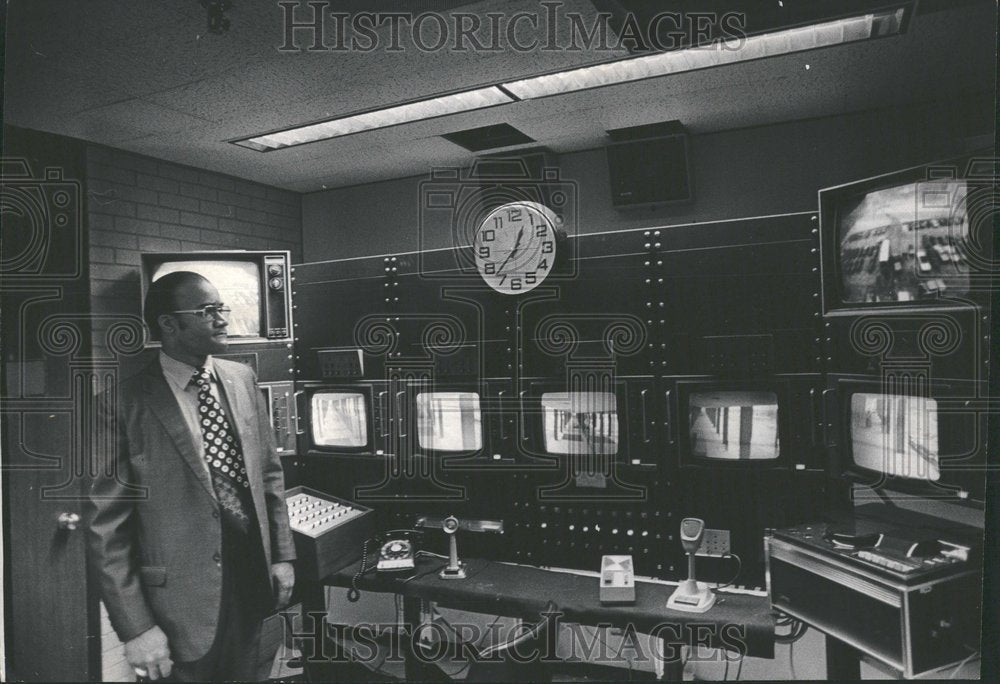 1973, Eddie Hughes Malcom X Security Center - RRV90135 - Historic Images