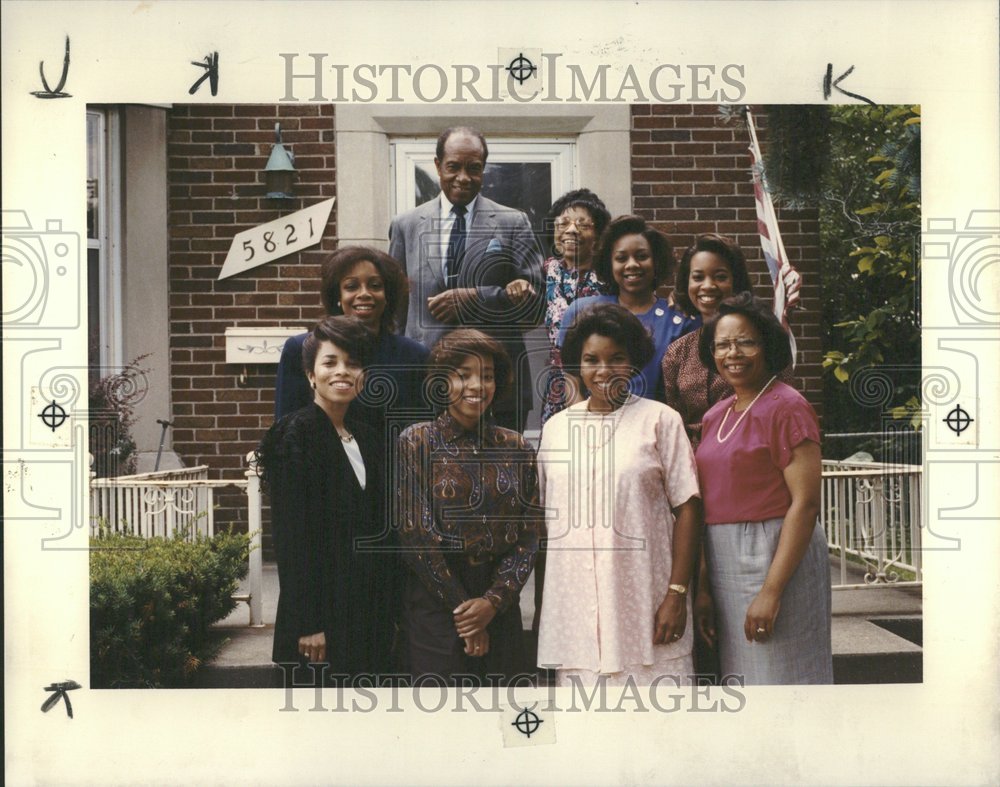 1991 Press Photo Rev Havious Green pastor family pose - Historic Images