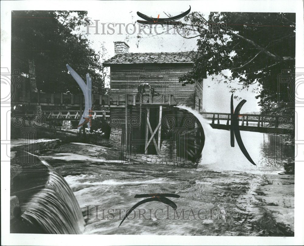 1969 Press Photo Mills water House picture - RRV90523 - Historic Images