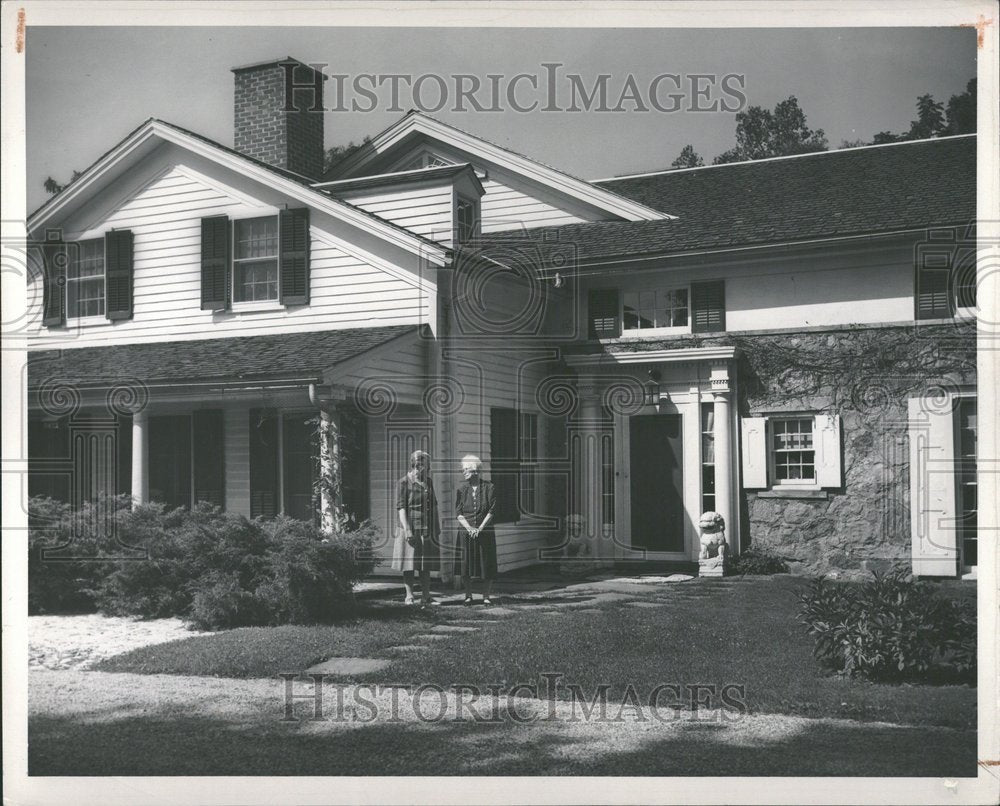 1948, Sarah Van Hoosen Alice Jones Taylor - RRV90583 - Historic Images