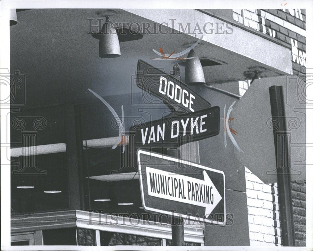 1965, Street signs - RRV90821 - Historic Images