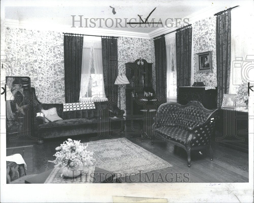 1978 Mary Pulick Shirley Bishop home room-Historic Images