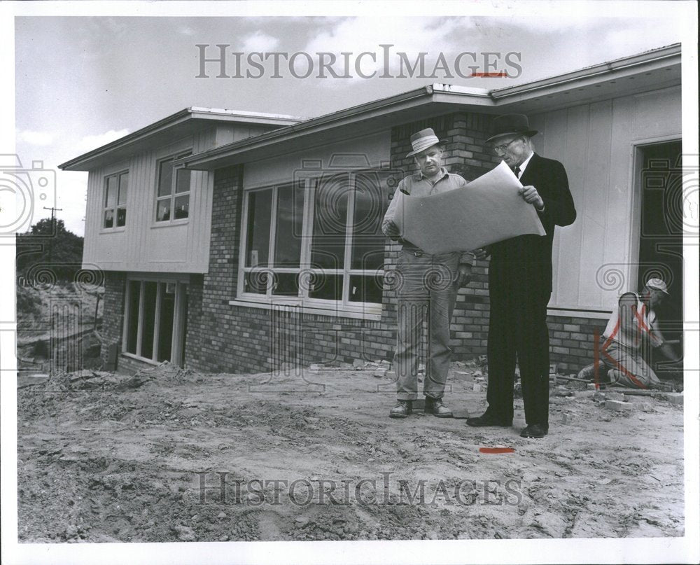 1957 Press Photo First Home Lake Sherwood - Historic Images