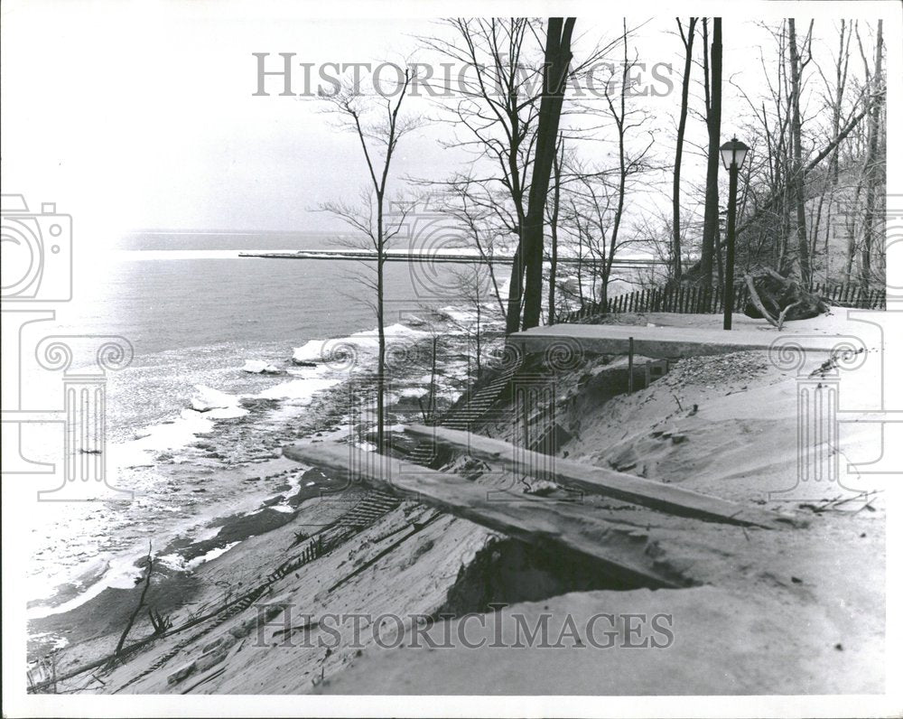 1973, Lakes Michigan Great Level Picture - RRV90933 - Historic Images