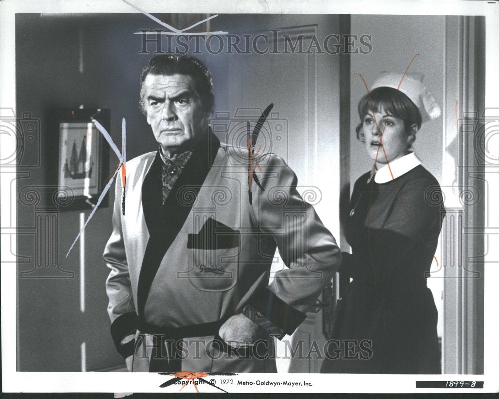 1972, Victor Mature Lynn Redgrave Star Crook - RRV91051 - Historic Images