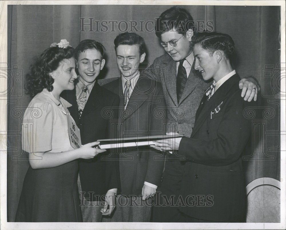 1944 Press Photo Dorothy Simon William Wiegand Cornell - RRV91329 - Historic Images