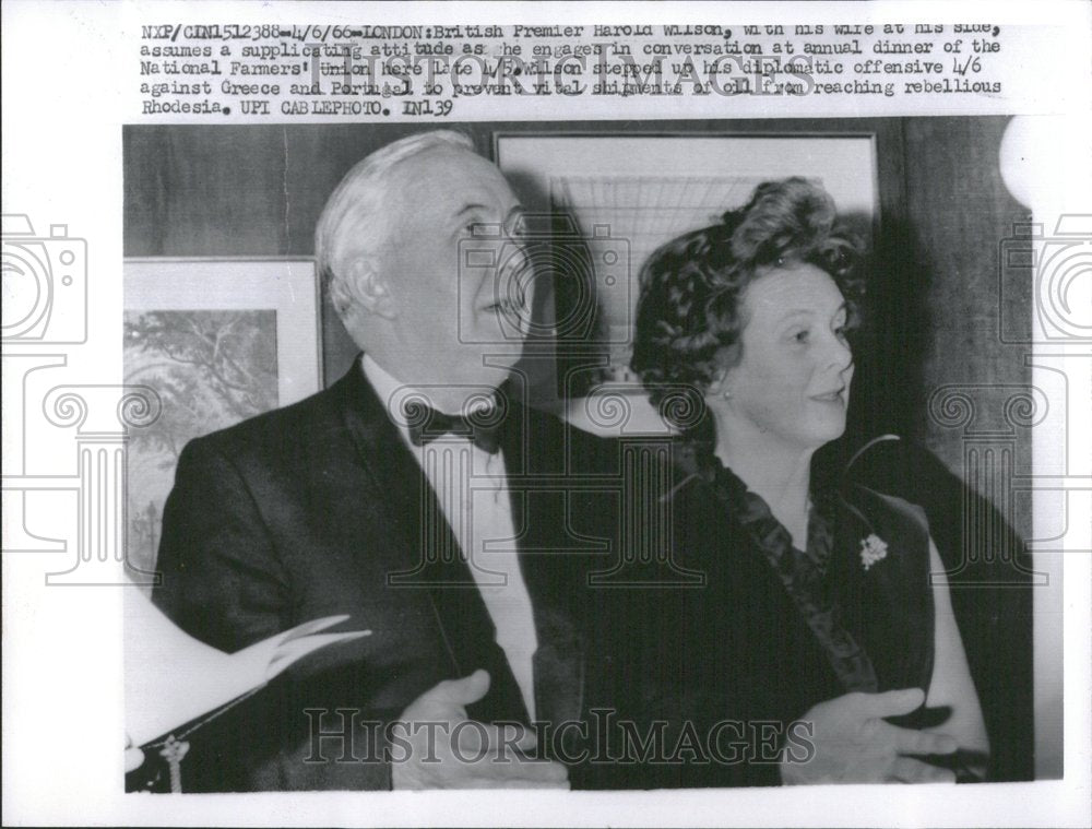 1966 Press Photo British Premier Harold Wilson Wife - RRV91467 - Historic Images