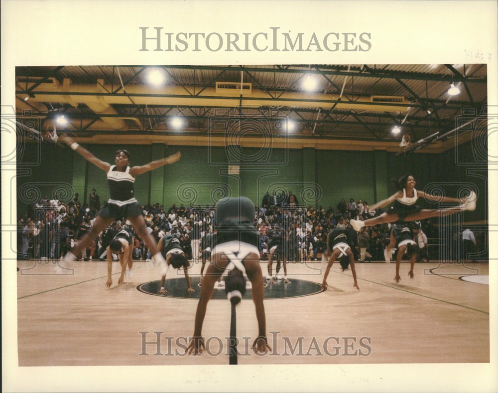 1995, Cheerleaders performance stadium art - RRV91717 - Historic Images