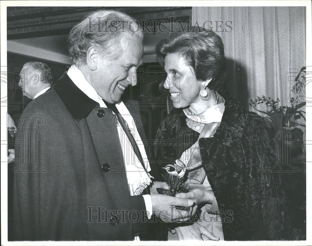 1980, Maestro Mrs antel Dorats conductor - RRV91727 - Historic Images