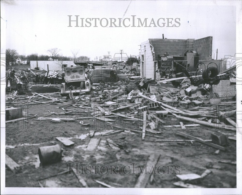 1956 Press Photo Storm Michigan Lombardo Photograph - Historic Images