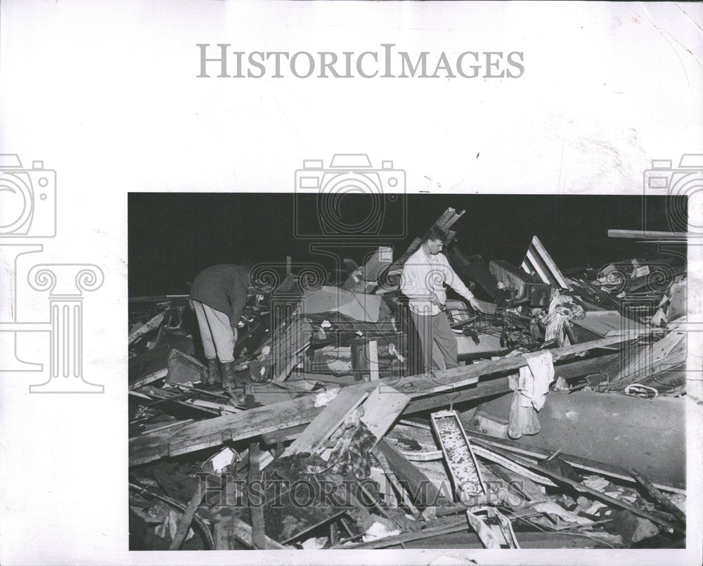 1956, Thirteen persons refuge basement house - RRV91783 - Historic Images