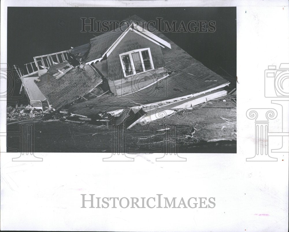 1956, Storm Hundsonville House Twister - RRV91787 - Historic Images