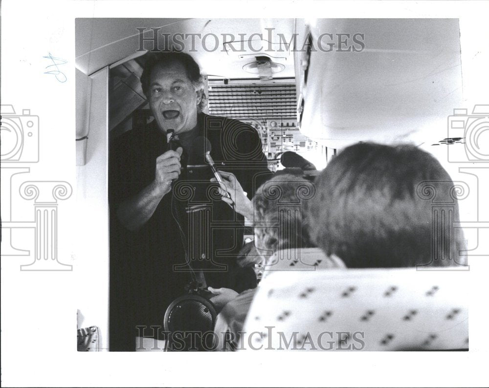 1990 Aprill Flight Michigan Ma Dad Hoosiers - Historic Images