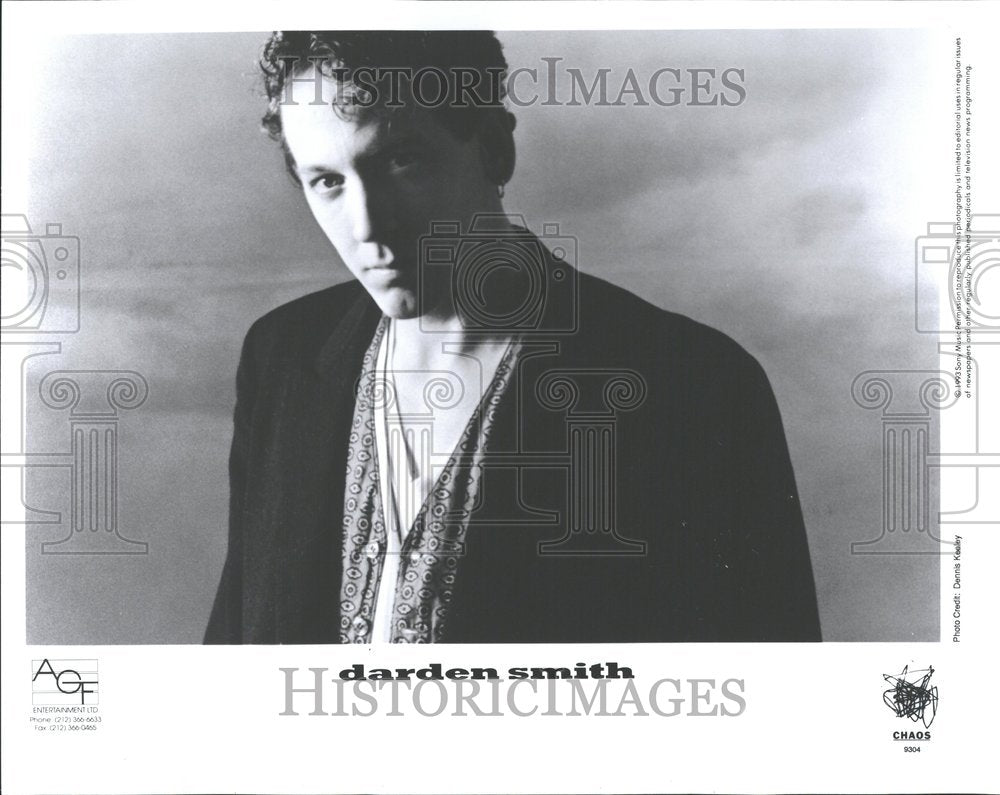 1994, Picture shows Darden Smith actor Pose - RRV92159 - Historic Images