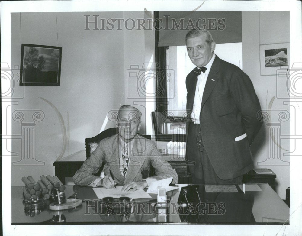 1966, Sloan relinquished chairman board - RRV92547 - Historic Images