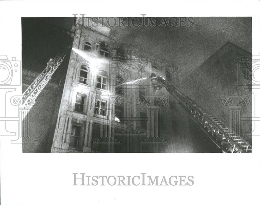 1990 Press Photo Dowton Town Detroit Building - RRV92793 - Historic Images