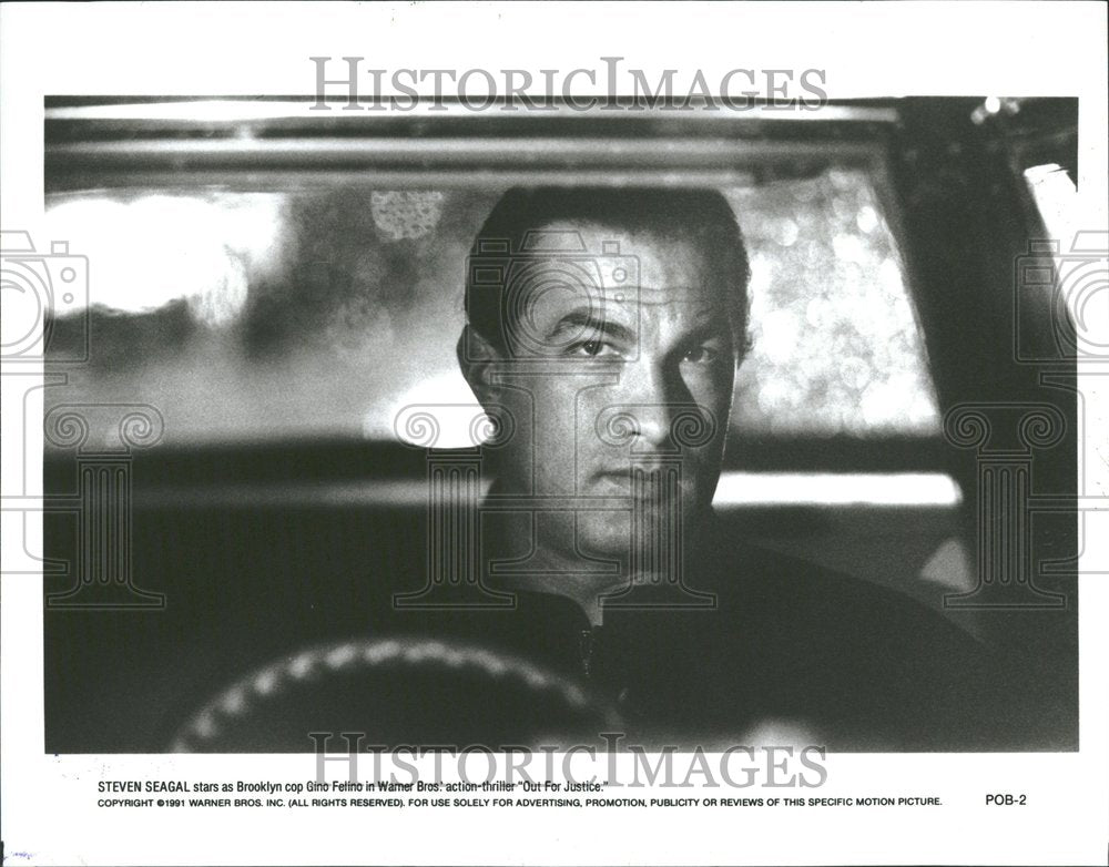 19982 Press Photo Steven Seagal Gino felino Justice - Historic Images