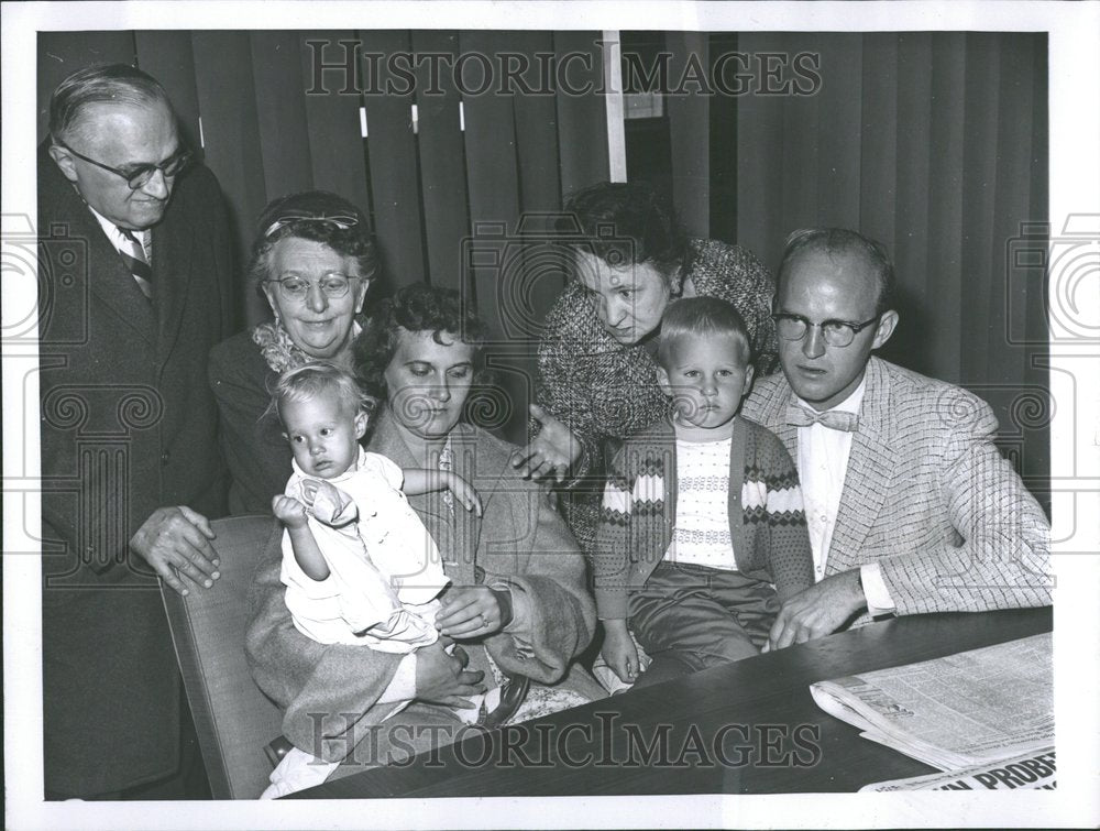 1961, Dr John Slater Marion Wife Airport NY - RRV92889 - Historic Images