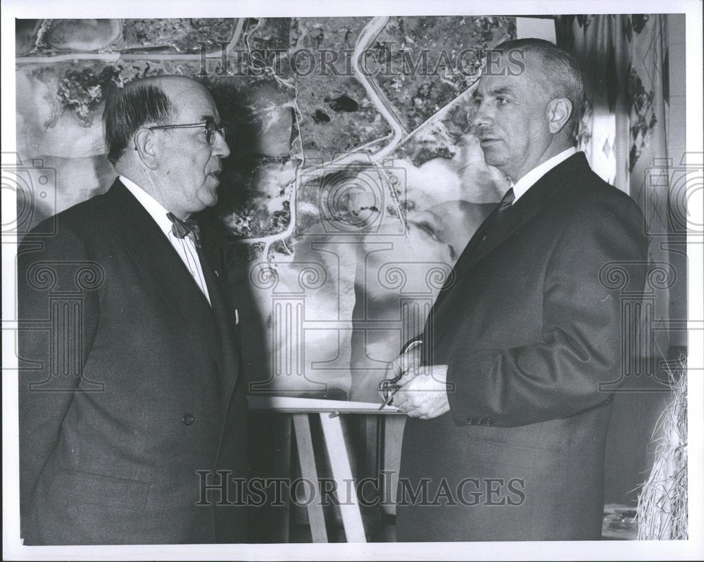 Press Photo Corner Clysdale Eric Silk Ontario Attorney - Historic Images