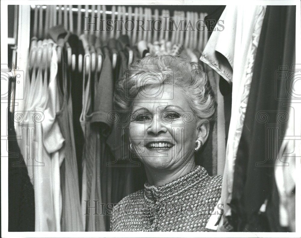 1980, Millie Simon businesswomen garment - RRV93173 - Historic Images