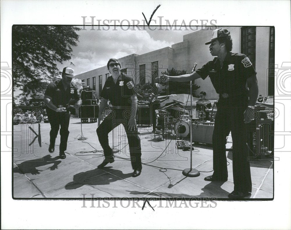 1984, Entertainer Blue Pigs Detroit Police - RRV93449 - Historic Images