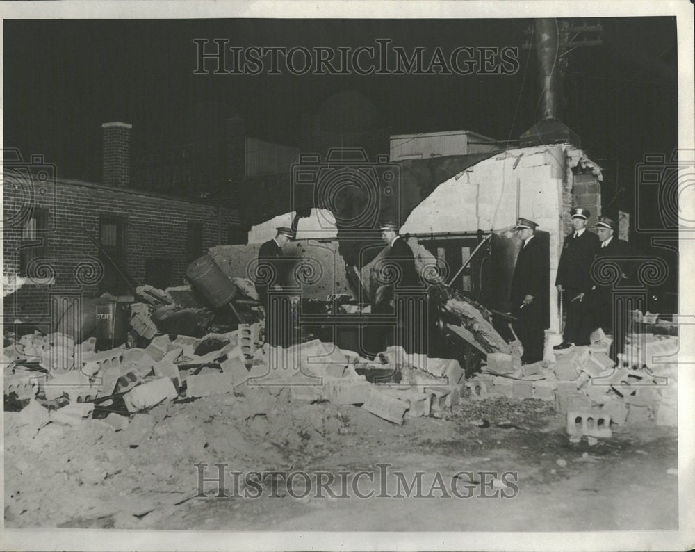1929, Bomb Plots Zeppelin Cleaners Detroit - RRV93501 - Historic Images