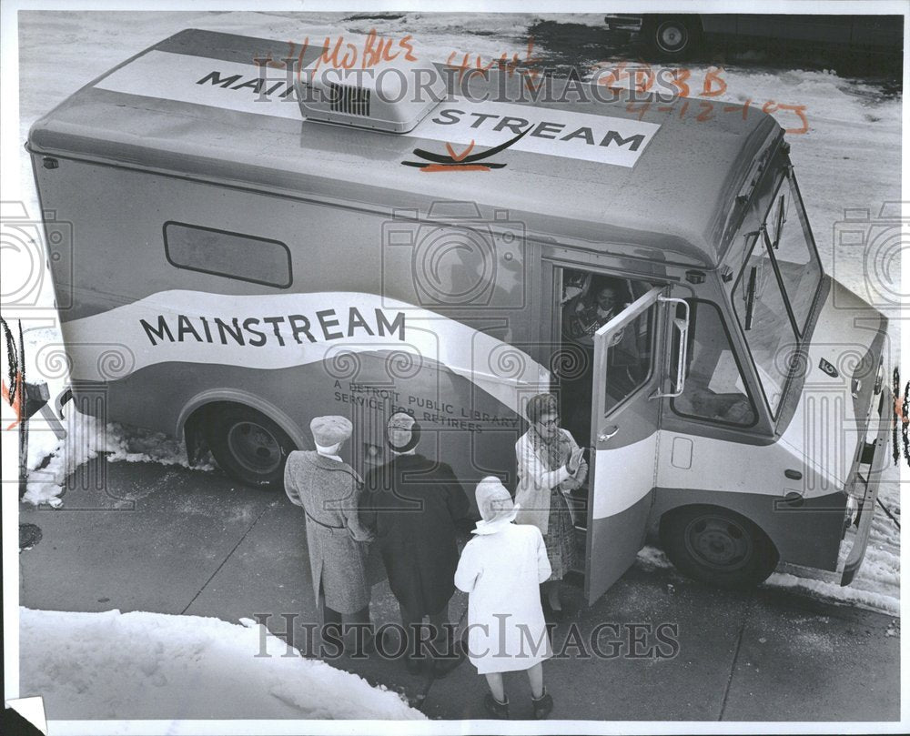 1974, Bookmobiles - RRV93549 - Historic Images