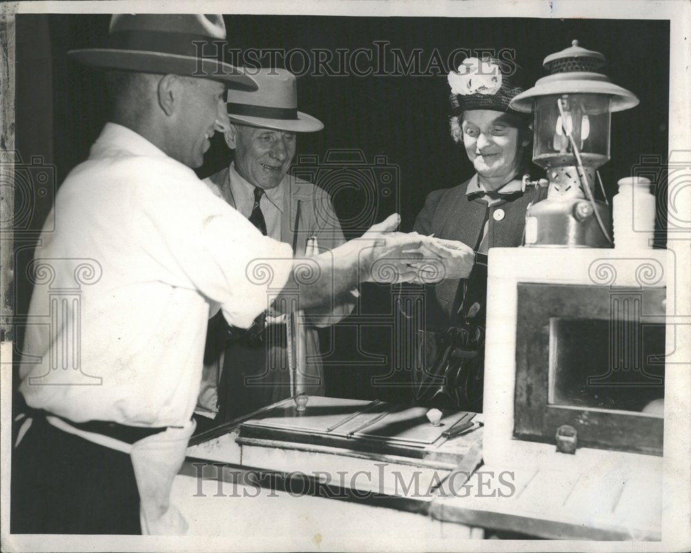 1947, Oldsters Expression Fondness - RRV93893 - Historic Images