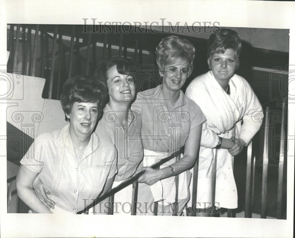 1988 Press Photo Carol Marilyn Kennedy Linda Steger - RRV93975 - Historic Images