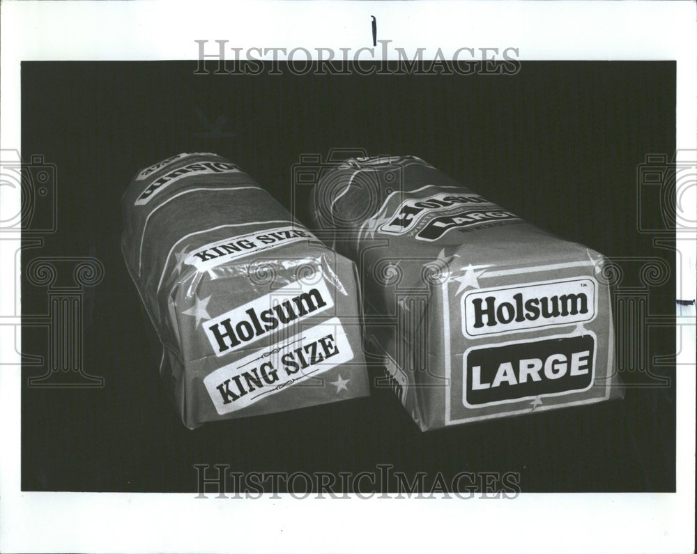 1975, A New Package for Holsum bread - RRV94067 - Historic Images