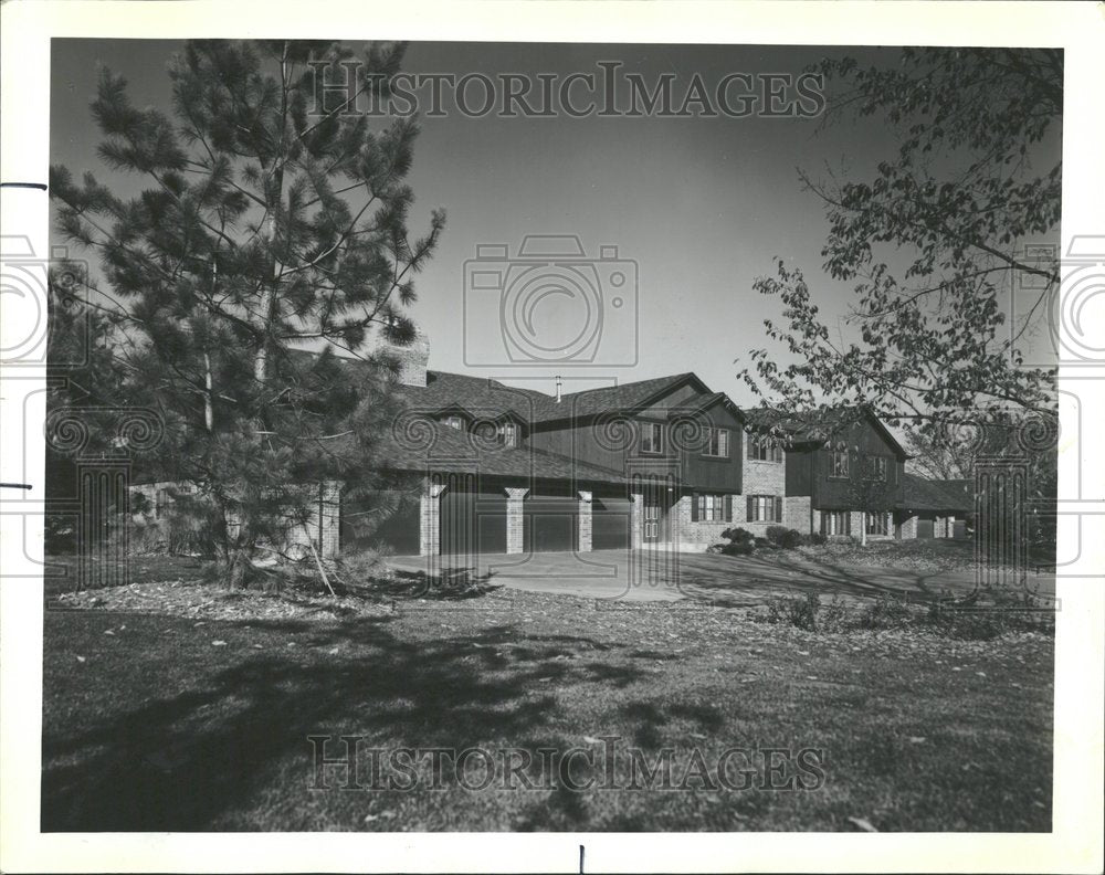 1977 Oak Hills Country Club Village Condos-Historic Images