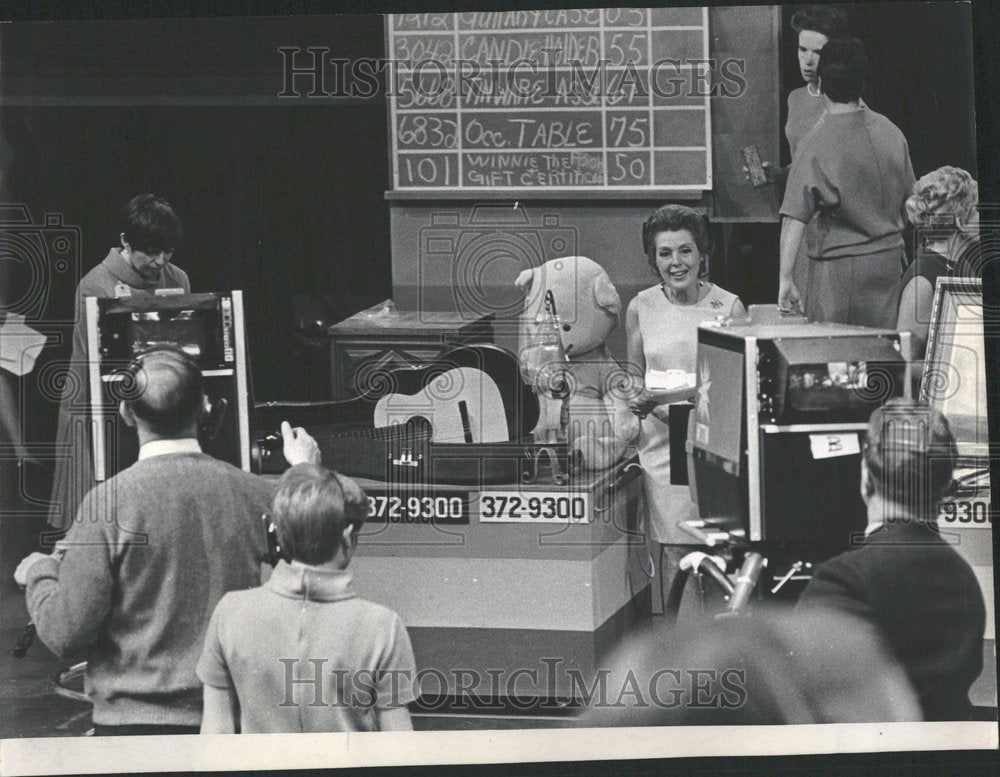 1968, Television Marathon Auction WTTW - RRV94629 - Historic Images